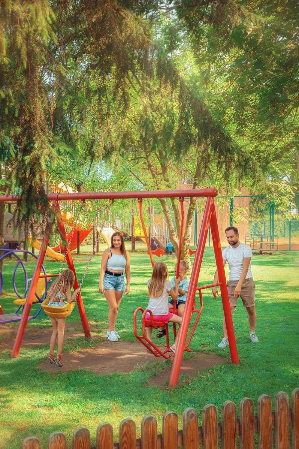 Zacisze Nad Nida Resort ピンチュフ エクステリア 写真