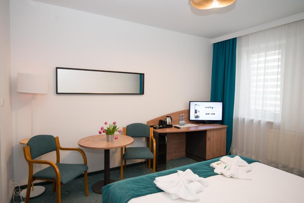 Zacisze Nad Nida Resort ピンチュフ エクステリア 写真