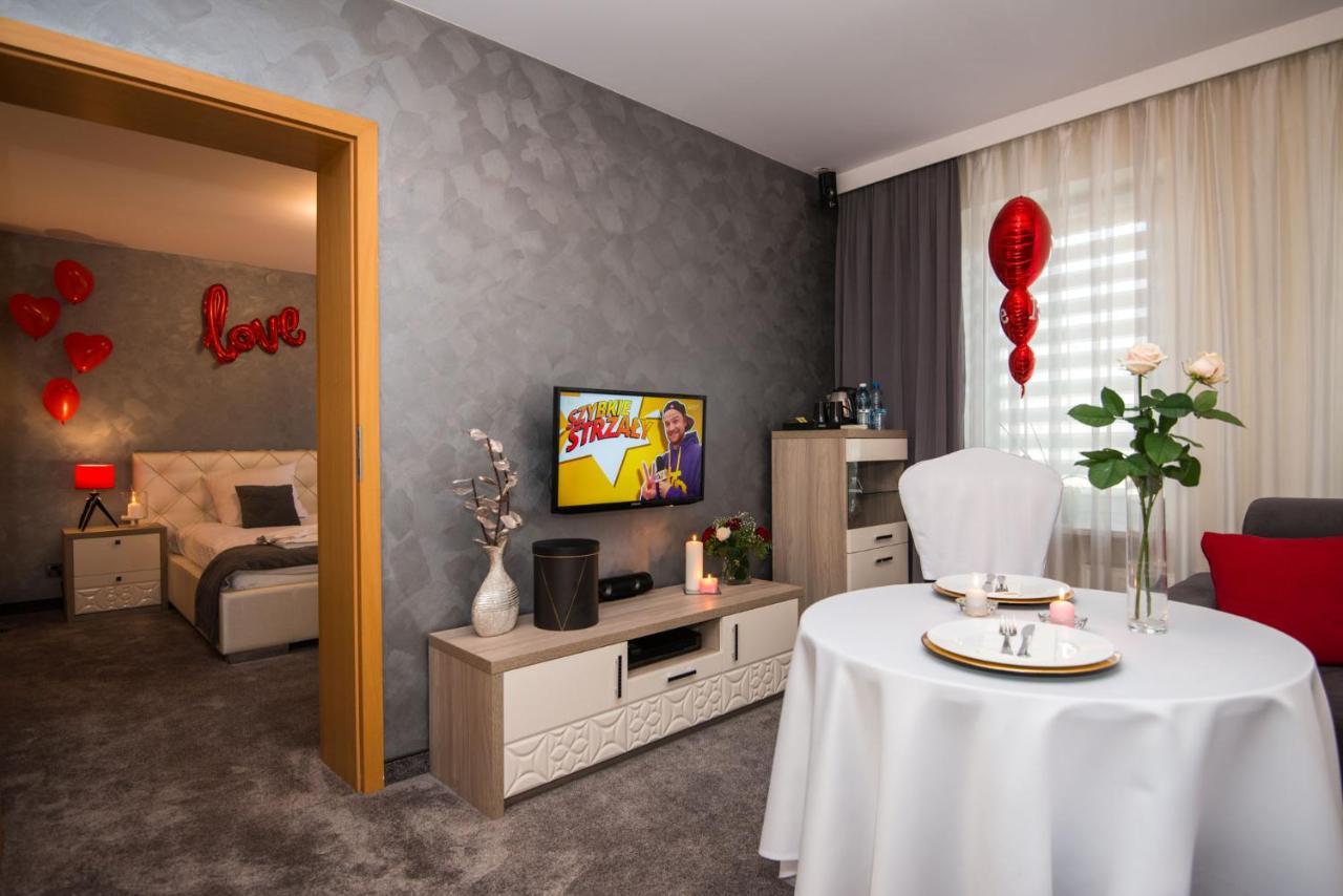 Zacisze Nad Nida Resort ピンチュフ エクステリア 写真